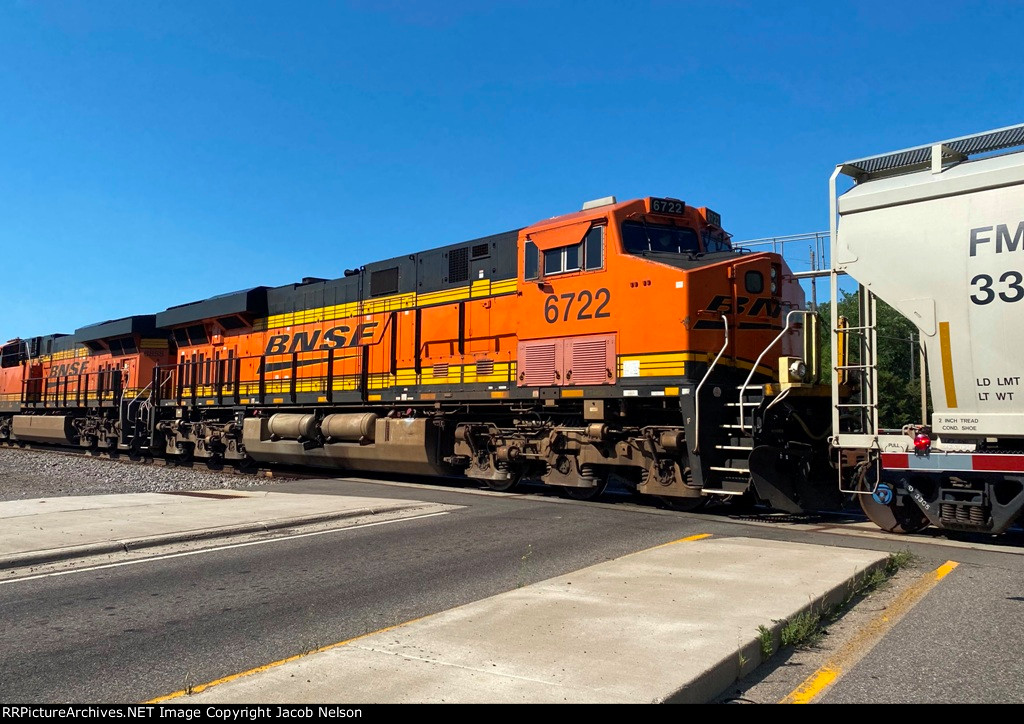 BNSF 6722